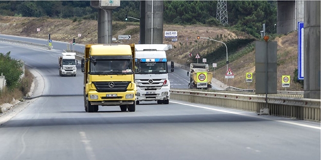 stanbul'da hafriyat kamyonu tehlikesi: Her ey 10 lira iin