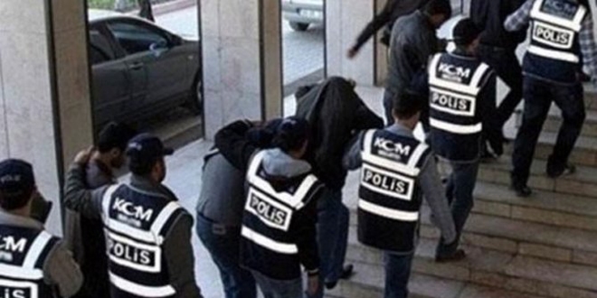 PKK adna siber saldr yapan 21 kiiye gzalt