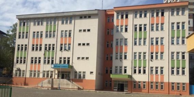 Karabk'te ilkokul rencilerine tedbiren 'ev izolasyonu'