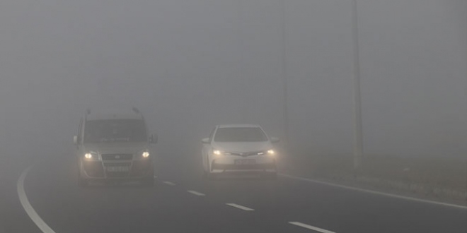 Bartn ve Bolu'da youn sis etkili oluyor