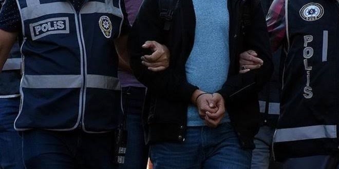 Bursa'da PKK'nn 'cezaevi talimat trafii'ni ynettii iddia edilen 1  avukat tutukland