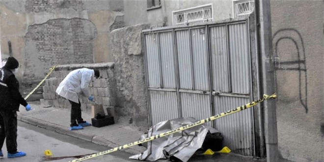 Konya'da sokak ortasnda eini ldrp intihar eden kii hastanede ld