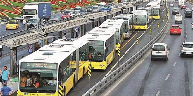 stanbul'da kstlama sonras trafikte oluan younluk sryor