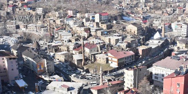 9 metre tutan kar yamt... Bitlis'te en kurak k yaanyor