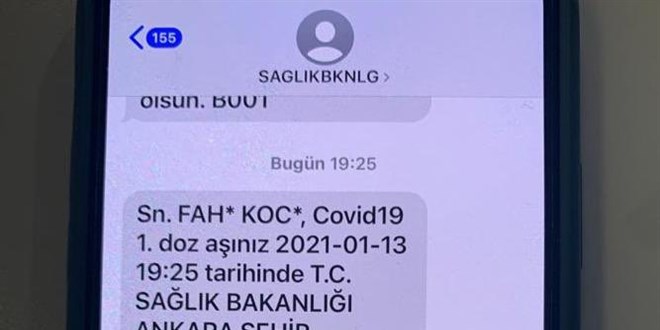 Bakan Koca a olduktan telefonuna gelen mesaj paylat