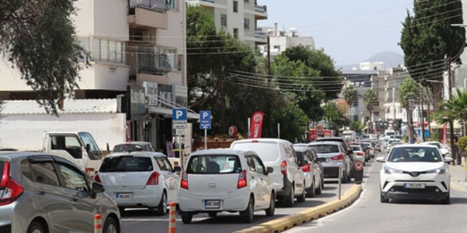 KKTC'de lke genelinde sokaa kma yasa ilan edildi