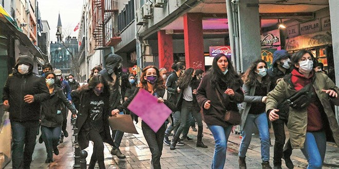 Protestolarda renciden ok terrist var