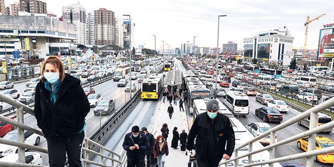 stanbul trafiinde 15 dakikalk yol 1 saat sryor