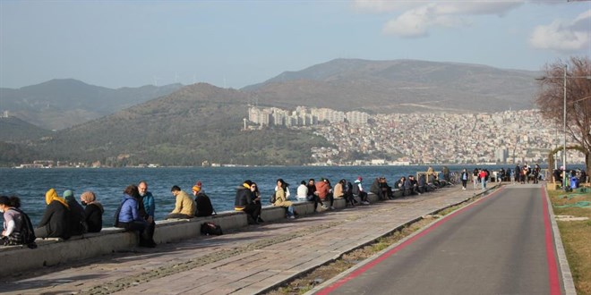 zmir'de Kordon'un grnts pandemi ncesini aratmad