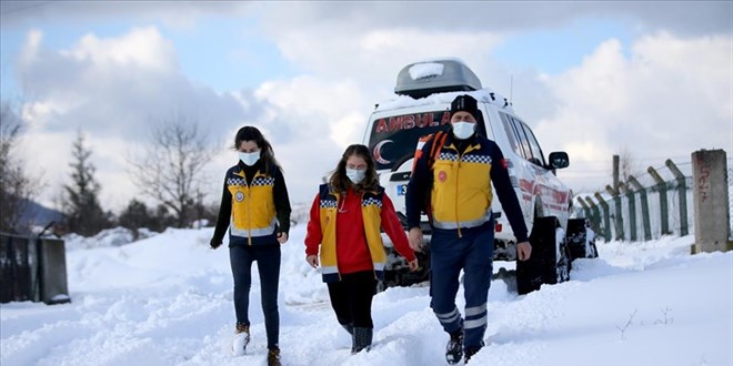 Salk ekipleri yollar aarak hastalara 'Hzr' gibi yetiiyor