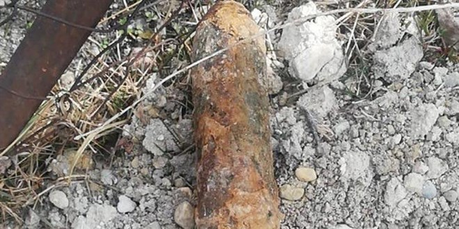 Evin bahesinde Kurtulu Sava'ndan kalma top mermisi buldu