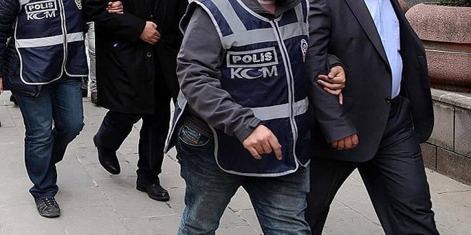 Antalya'da FET operasyonunda yakalanan 2 kii tutukland
