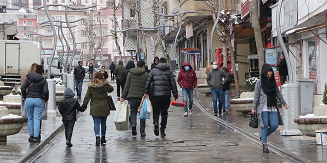 rnak'n 'mavi' kalma srr; 80 kiilik ekiple alma