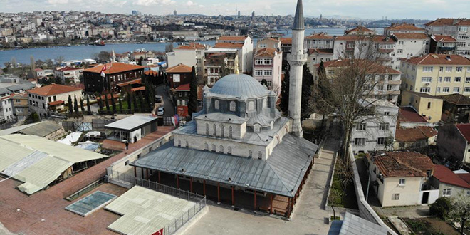 Kazasker vaz Efendi Camii farkllklaryla dikkat ekiyor