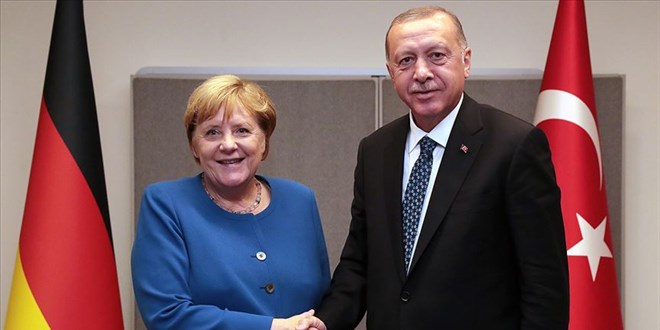 Erdoan,  Almanya Babakan Merkel ile grt