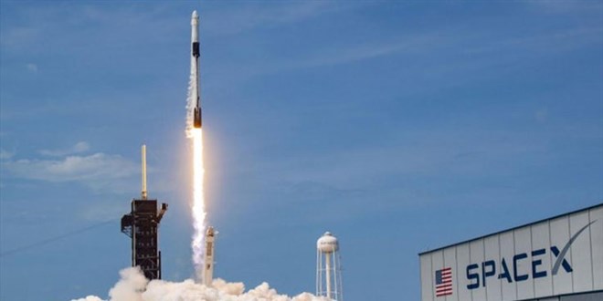 SpaceX astronotlarnn Dnya'ya inii 1 Mays'a ertelendi