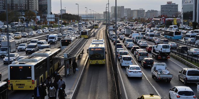 stanbul'da byk tehlike! Yollarda toz deil, zehir var