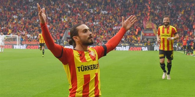 Sper Lig'de tm malarda oynayan tek futbolcu Halil Akbunar