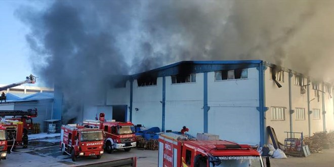 Denizli'de tekstil fabrikasndaki yangn kontrol altnda