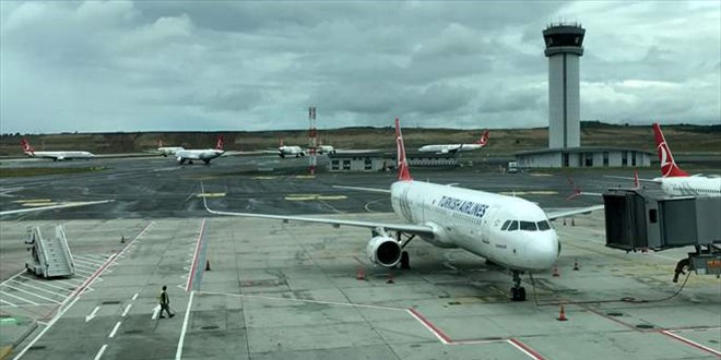 stanbul'da etkili olan saanak, hava trafiini olumsuz etkiledi