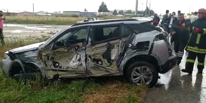 Belediye Bakan'nn olu ve yeeni trafik kazas geirdi