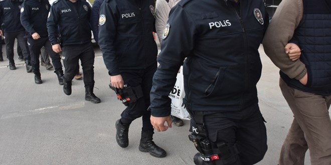 Samsun'da FET'den yakalanan 4 pheliden biri tutukland