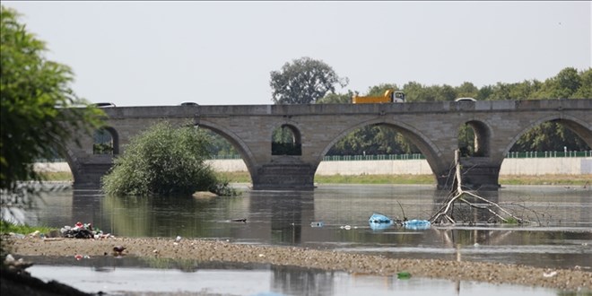 Debisi dnce Meri Nehri'ne atlan pler ortaya kt