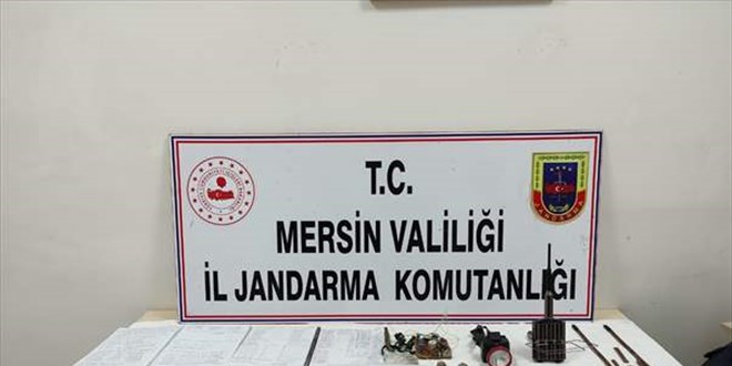 Mersin'de kaak kaz yapan 7 kii sust yakaland