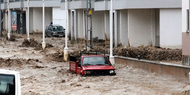 Karadeniz'deki sel felaketinde can kayb 82'ye ykseldi