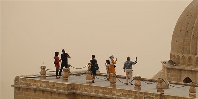 Mardin'de toz bulutu hayat olumsuz etkiledi