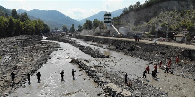 Sel felaketi sonras kayp ihbar yaplan 16 kii didik didik aranyor