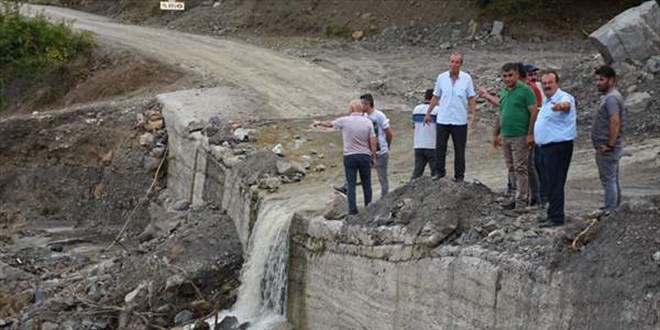 Kastamonu'nun Devrekani ilesinde selin yaralar sarlyor