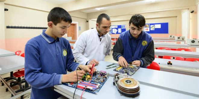 Meslek lisesi stajyerlerinin cretini devlet deyecek