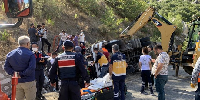 Isparta-Antalya yolunda can pazar: 2 l, 1 ar yaral