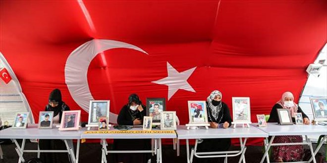 Mu'ta ocuklar iin HDP nnde eylem yapan aile says 10'a ykseldi