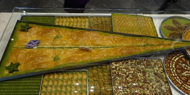 Bu baklava dilimi tam 150 kiilik